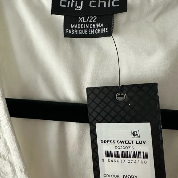 City Chic sweet love ivory Lace faux Wrap Dress size XL 22W NWT - Picture 4 of 8